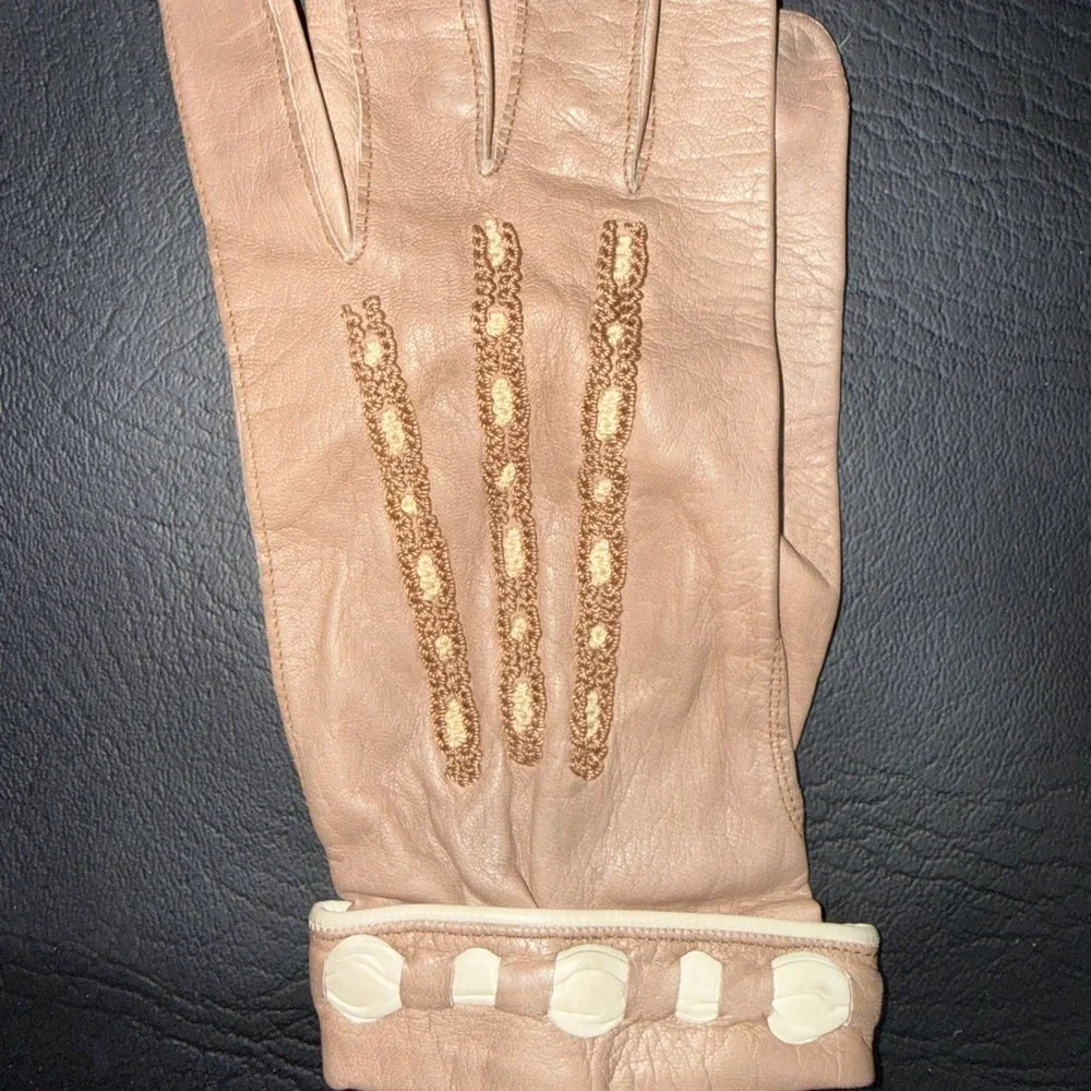 Vintage Chateau Tan Leather Gloves Made in France Embroidered Cream Trim